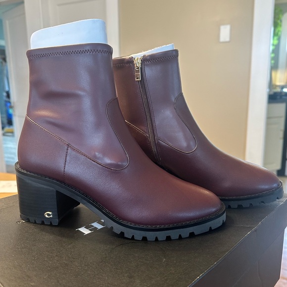 ✨Coach✨~Joy Lug- Sole Bootie in Cranberry - Picture 2 of 6